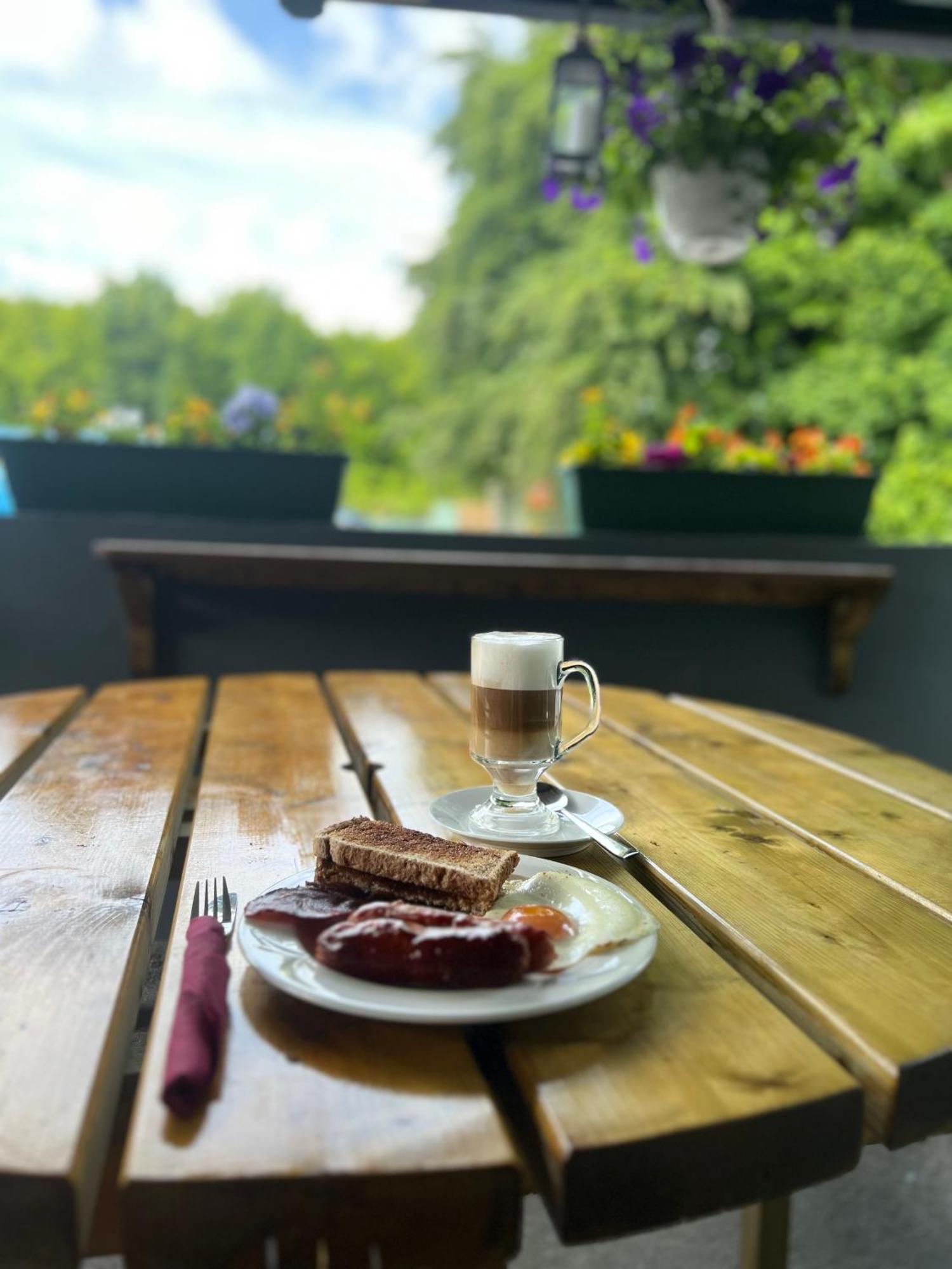 The Coach House Inn Moycullen Dış mekan fotoğraf